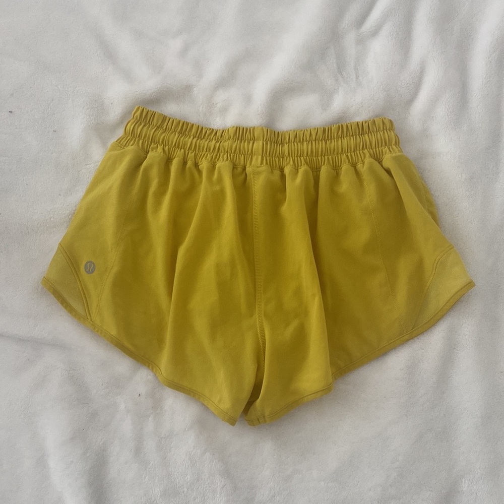 Lululemon Running Shorts - Hotty Hot High-Rise Lined Short 2.5"
